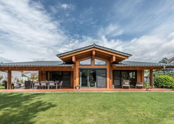 Am Oberrhein, Fullwood Wohnblockhaus