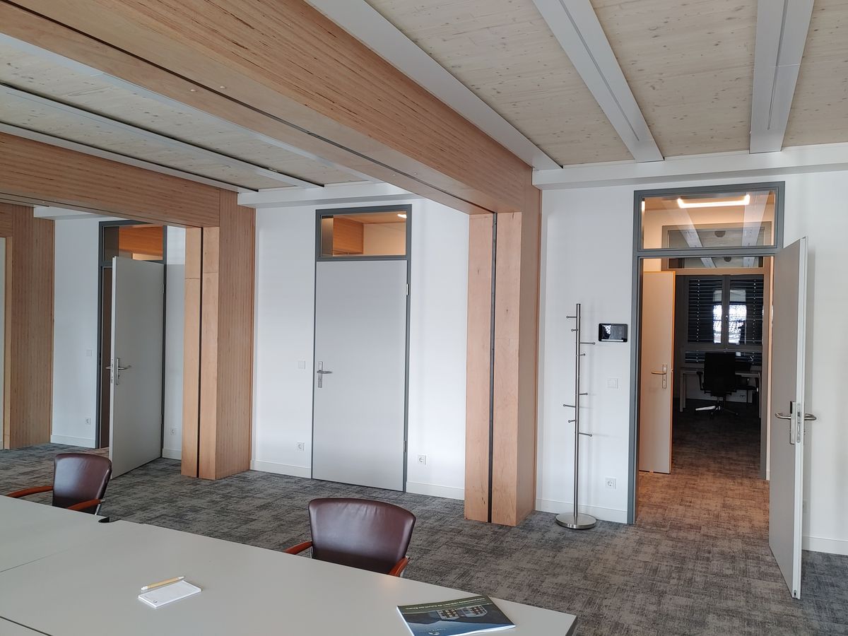 Der serielle Holzbau bietet beim Bauen mit gleichartigen Grundrissen erhebliche Vorteile. Foto: Sigurd Maier / Holzbauwelt.de 