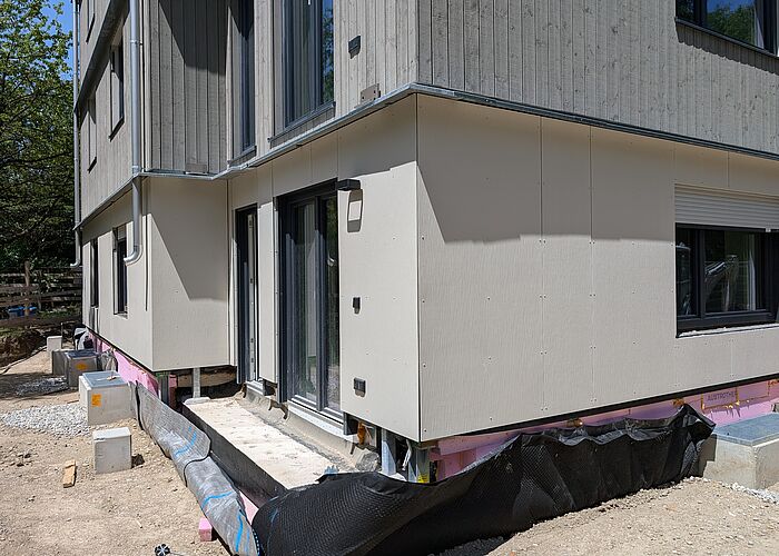 Serielle Sanierung Fassade und Aufstockung – Allacher Straße München, Huber & Sohn