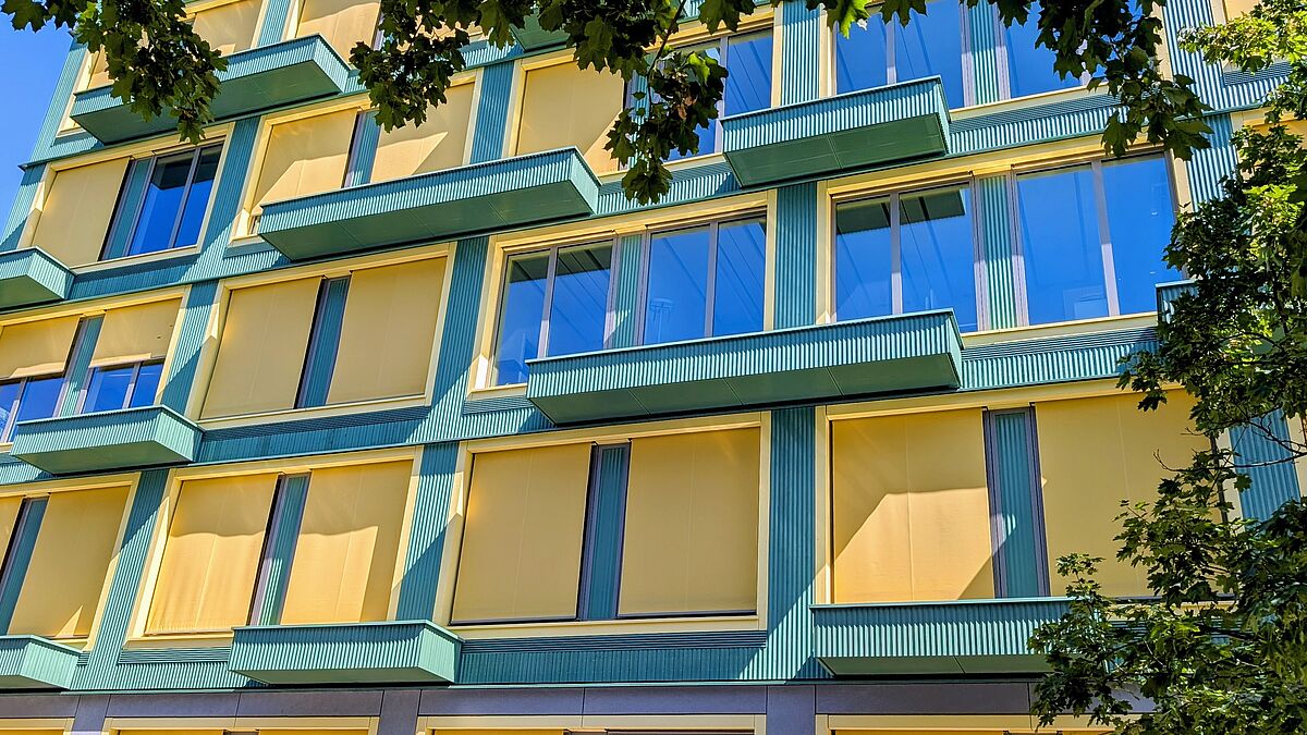 Wohnanlagen in Holzbauweise zeigen, wie der moderne Holzbau langfristige Kohlenstoffspeicherung und zukunftsfähigen Wohnungsbau verbindet. Foto: Holzbauwelt.de