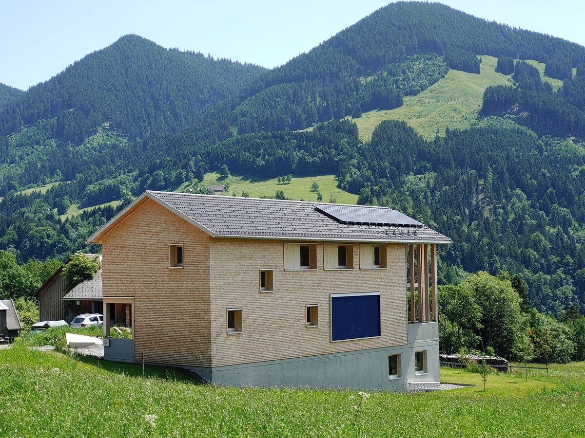 Nachhaltiges und klimabewusstes Bauen mit Holz. Foto: Sigurd Maier / Holzbauwelt.de