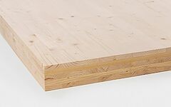 Brettsperrholzplatte mit kreuzweise verklebten Holzlagen für tragende Wand-, Decken- und Dachkonstruktionen. Foto: Hasslacher