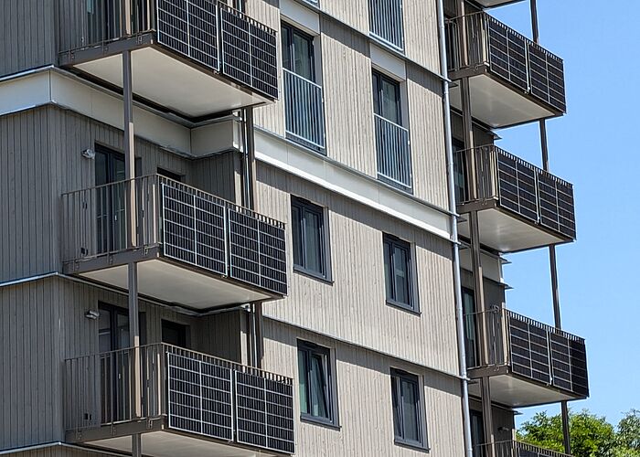Serielle Sanierung Fassade und Aufstockung – Allacher Straße München, Huber & Sohn