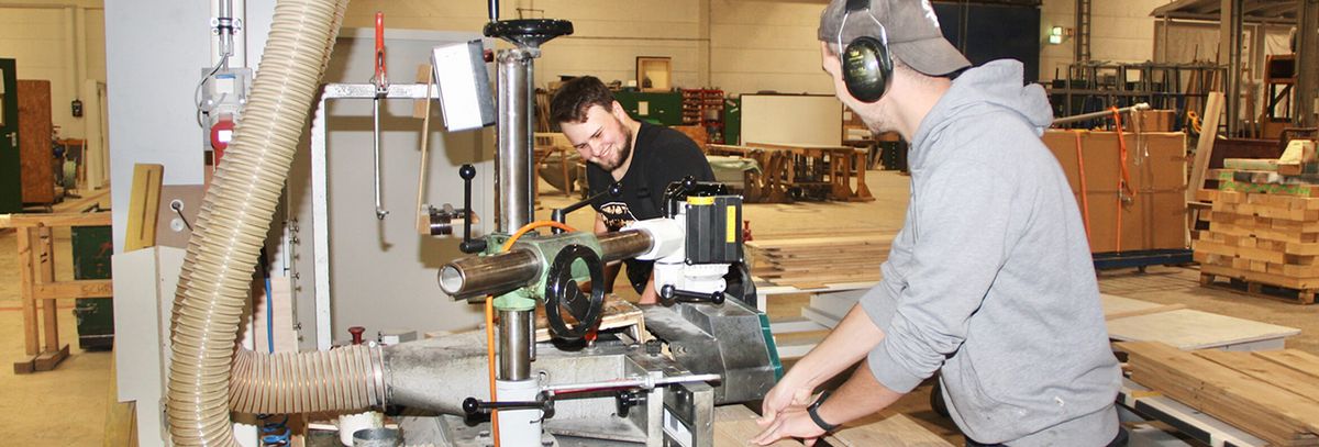 Ausbildung Holzmechaniker (Regnauer Objektbau)