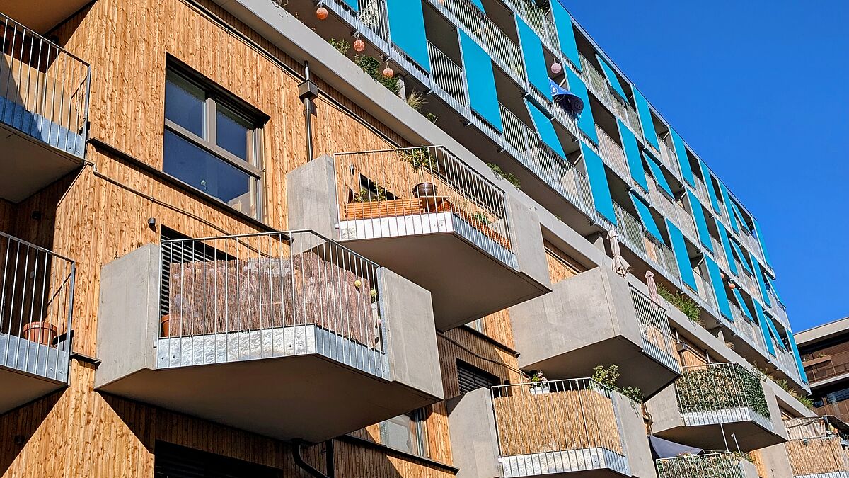 „Village im Dritten“ in Wien: Das Holzhybridbau-Projekt wird beim IHF 2026 in Innsbruck vorgestellt. Foto: Holzbauwelt.de / Sigurd Maier