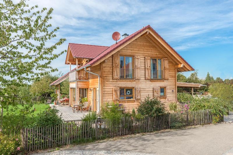 Massivholzhaus Haus Staufen Frammelsberger Holzhaus