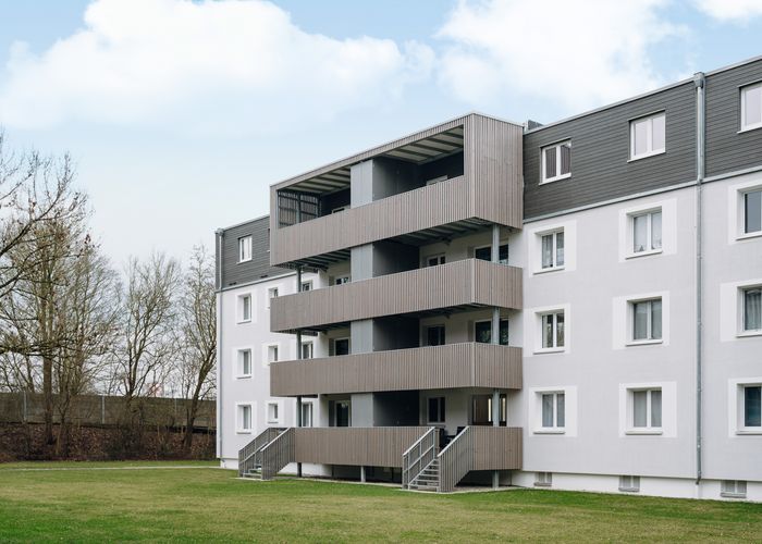 Serielle Sanierung und Dachaufstockung – Bradleystraße Neu-Ulm, B&O Bau