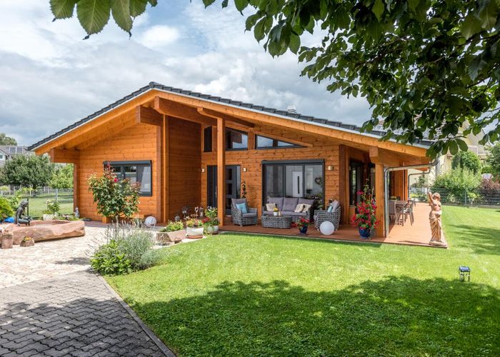 Am Oberrhein, Fullwood Wohnblockhaus