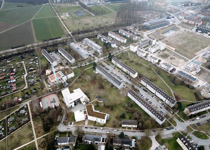 Serielle Sanierung und Dachaufstockung – Bradleystraße Neu-Ulm, B&O Bau