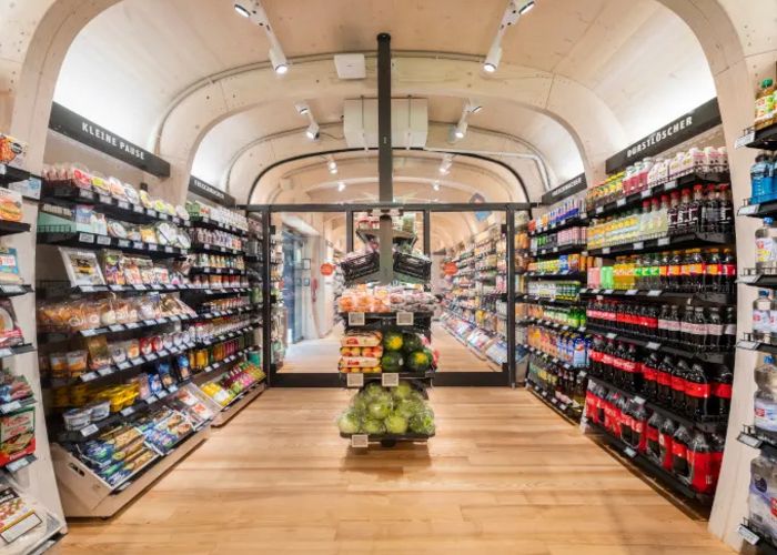 Mini-Supermarkt in mobiler Holzbauweise, HASSLACHER Gruppe