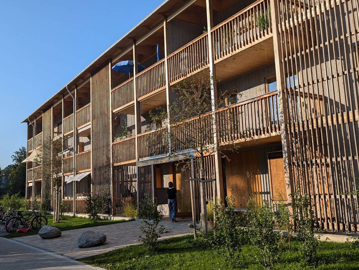Wohnungsbau in Holzbauweise auf dem B&O-Gelände in Bad Aibling - nachhaltig, klimafreundlich und wirtschaftlich. Foto: Sigurd Maier / Holzbauwelt.de