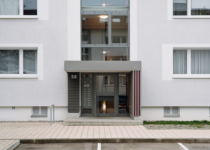 Serielle Sanierung und Dachaufstockung – Bradleystraße Neu-Ulm, B&O Bau