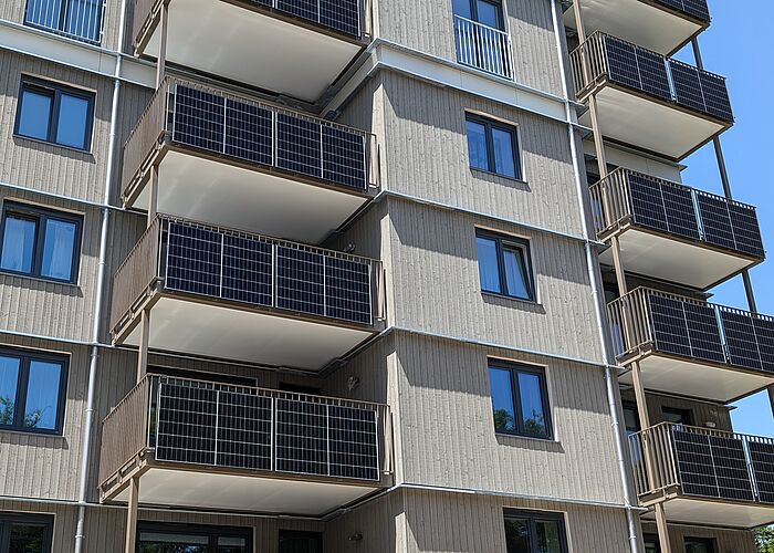 Serielle Sanierung Fassade und Aufstockung – Allacher Straße München, Huber & Sohn