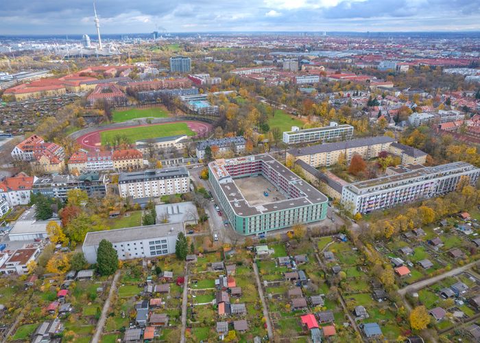 Parkplatzüberbauung Dante plus, Huber & Sohn