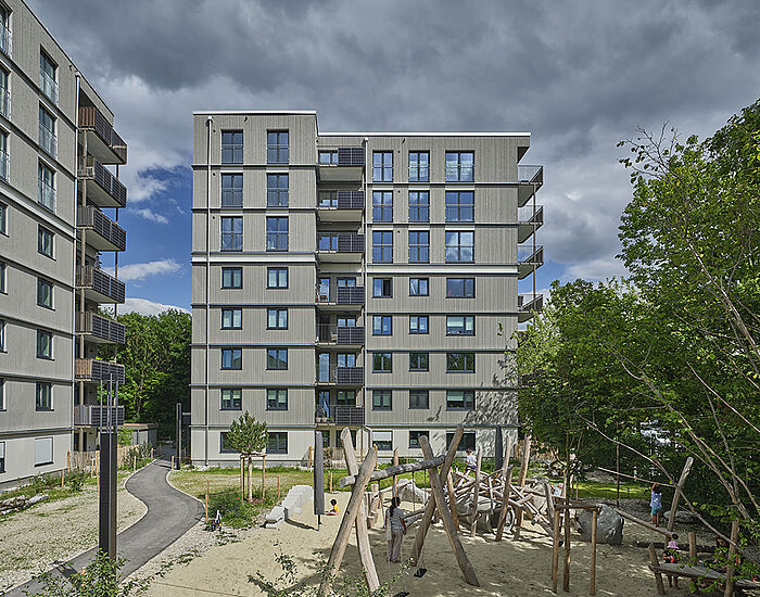 Serielle Sanierung Fassade und Aufstockung – Allacher Straße München