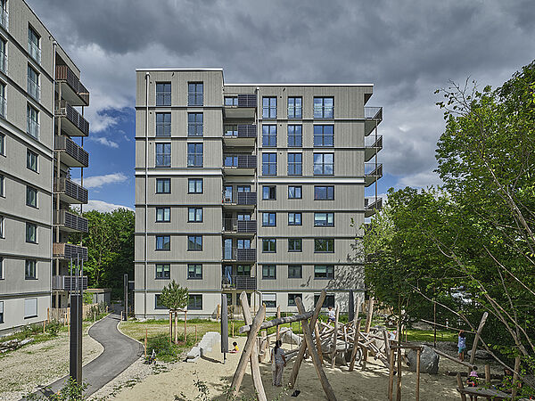 Serielle Sanierung Fassade und Aufstockung – Allacher Straße München