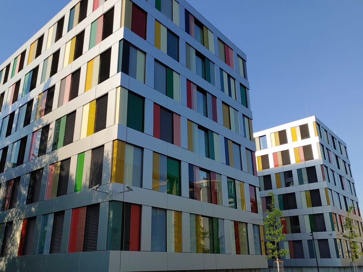 Bürogebäude als Holzmodulbau für die Parlamentarier des Bundestages. Foto: Holzbauwelt.de