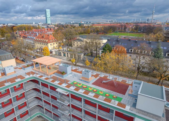 Parkplatzüberbauung Dante plus, Huber & Sohn