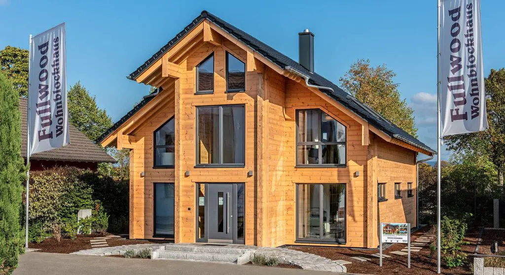 Verkaufsberater in Mannheim in unserem Musterhaus Rhein-Neckar (Fullwood Wohnblockhaus)