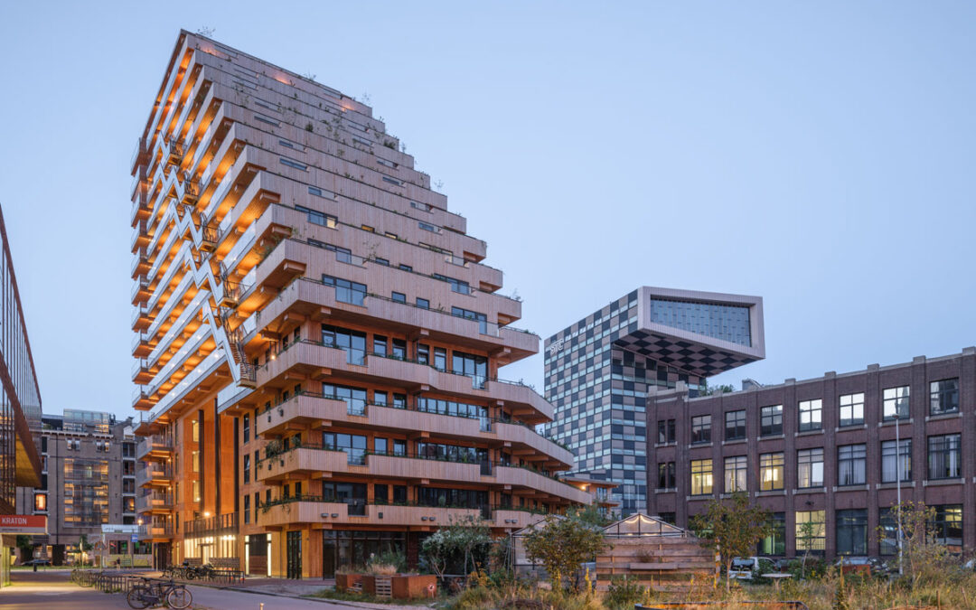 Holz-Hybrid, das Maßstäbe setzt: SAWA – starke Architektur, klare Zukunftsbotschaft. Foto: DERIX