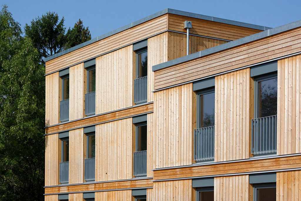 Der mehrgeschossige Holzbau sorgt für eine klimafreundliche Bauweise. Foto: Holzbauwelt.de